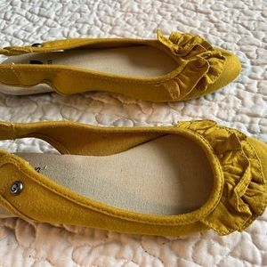 Sz 5.5 Guess flats EUC